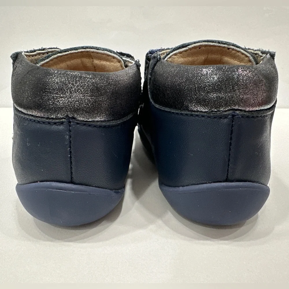 Kickers navy blue kids shoes. Size 22. US size 6. Great pre-owned condition.